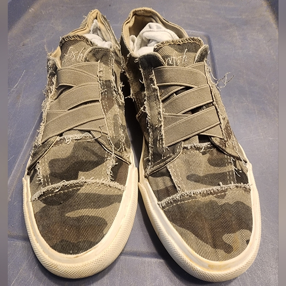 Blowfish Camo Sneakers. GUC. Women's 8½